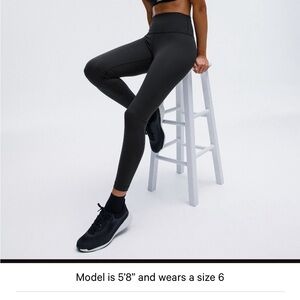 NWT Lululemon Wunder Train High-rise tight 25”